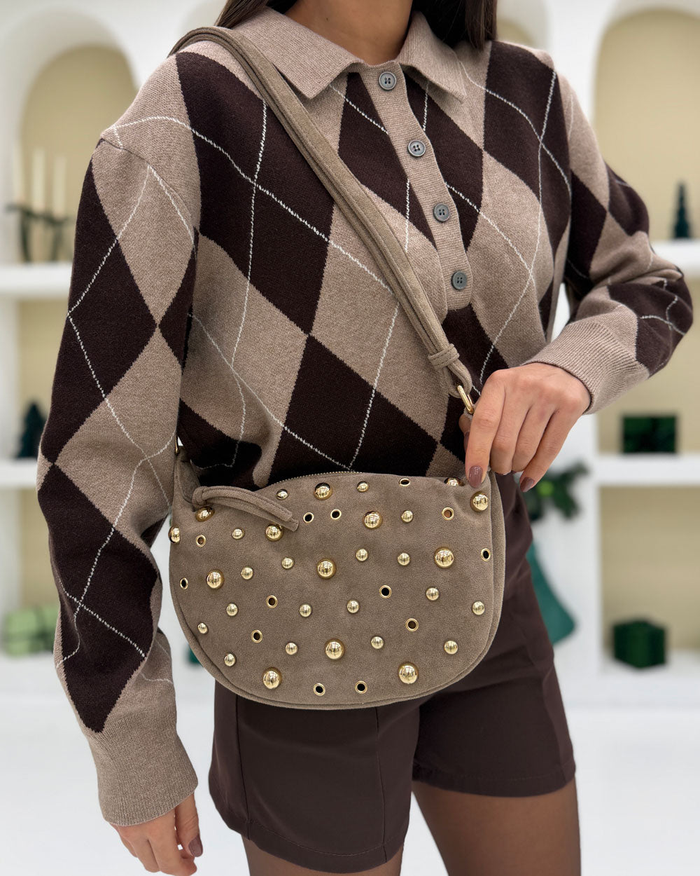 Borsa Suede Borchie Tortora