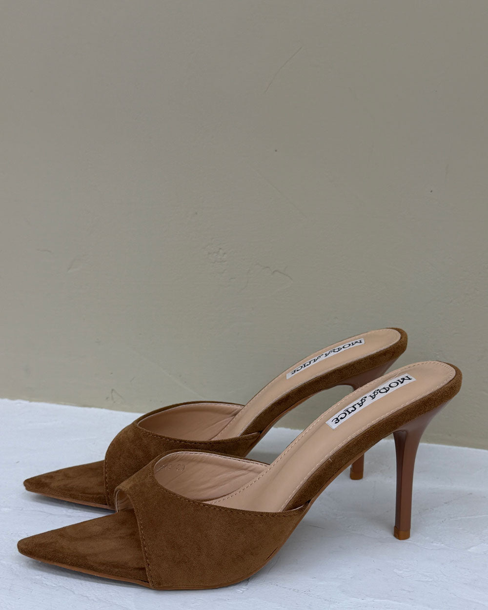 Sandalo mules tacco punta Camel
