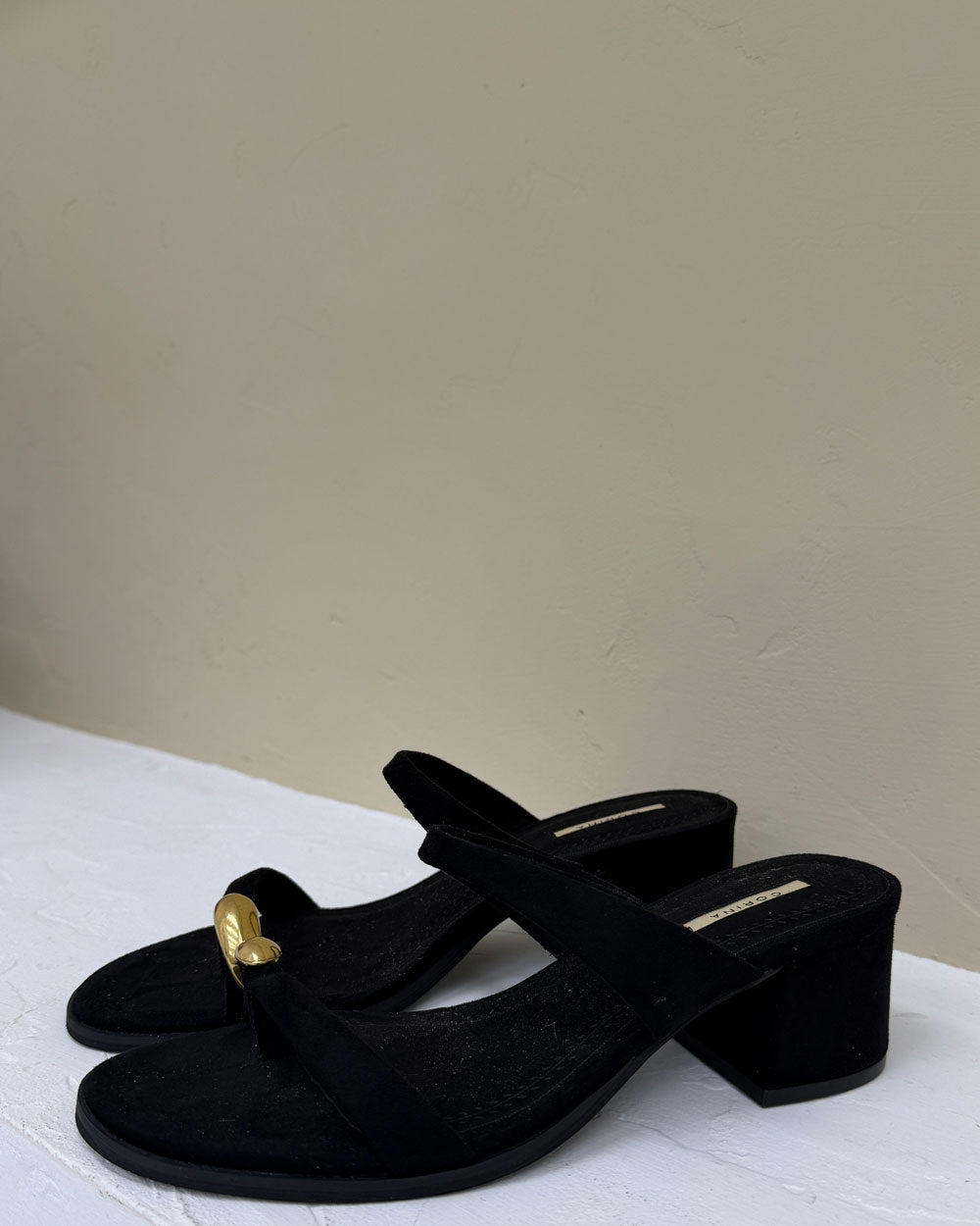 Sandalo anello oro suede Nero