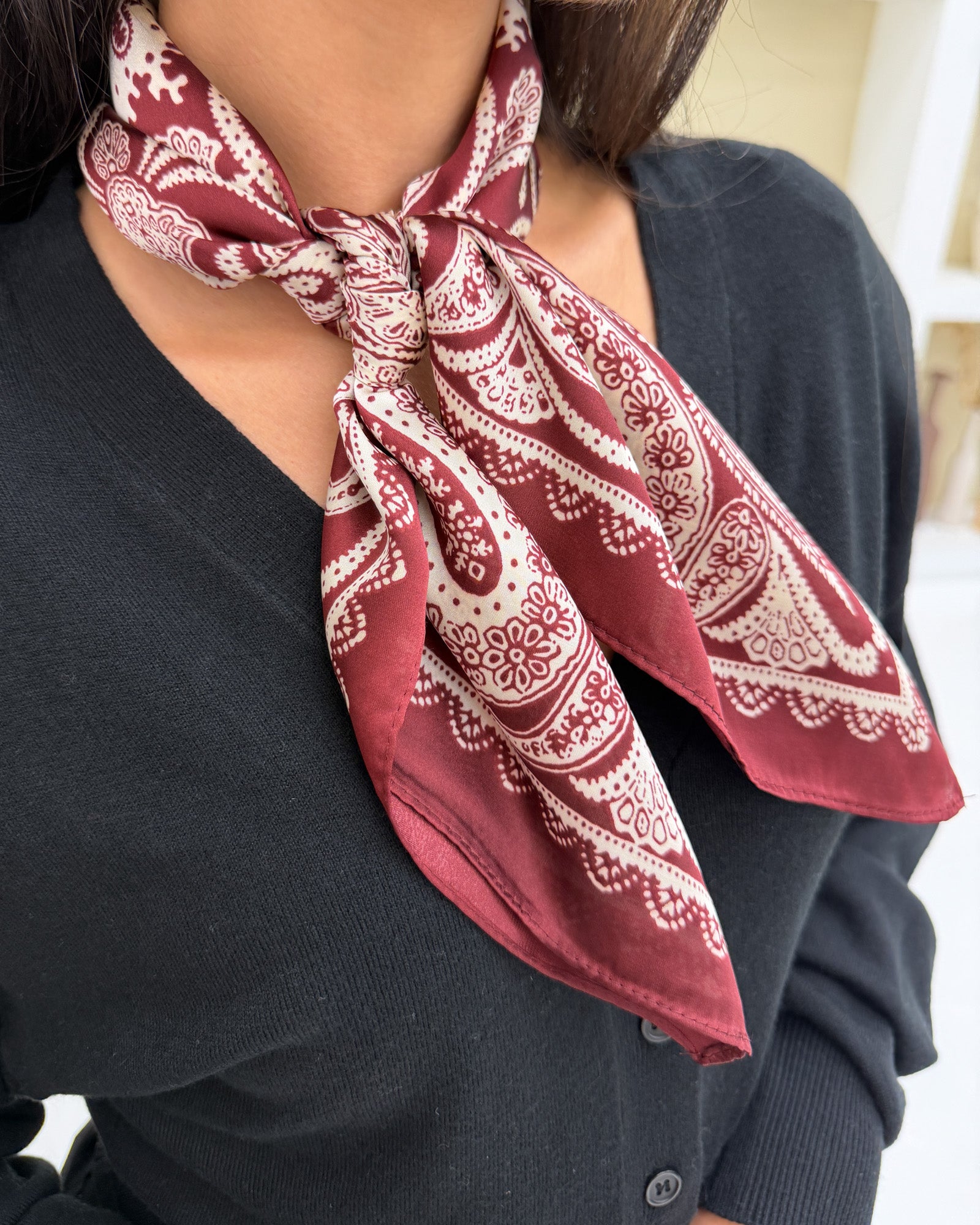 Foulard Satin Art Decò Paisley Bordeaux
