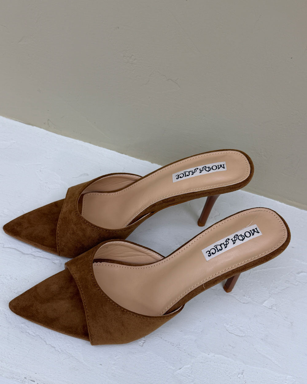 Sandalo mules tacco punta Camel