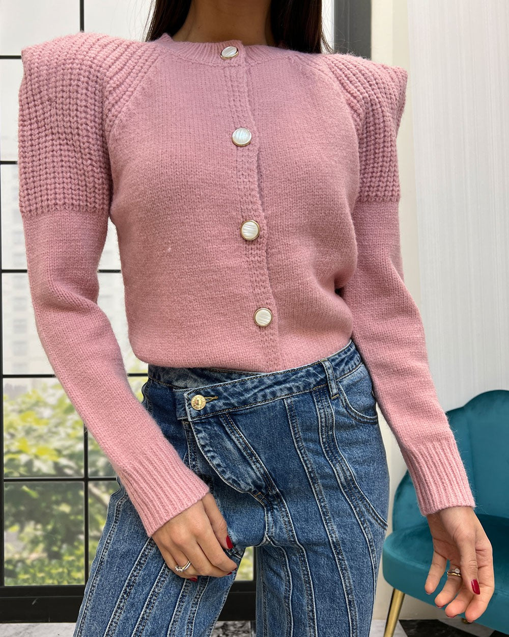 cardigan-bottoni-perla-rosa.jpg